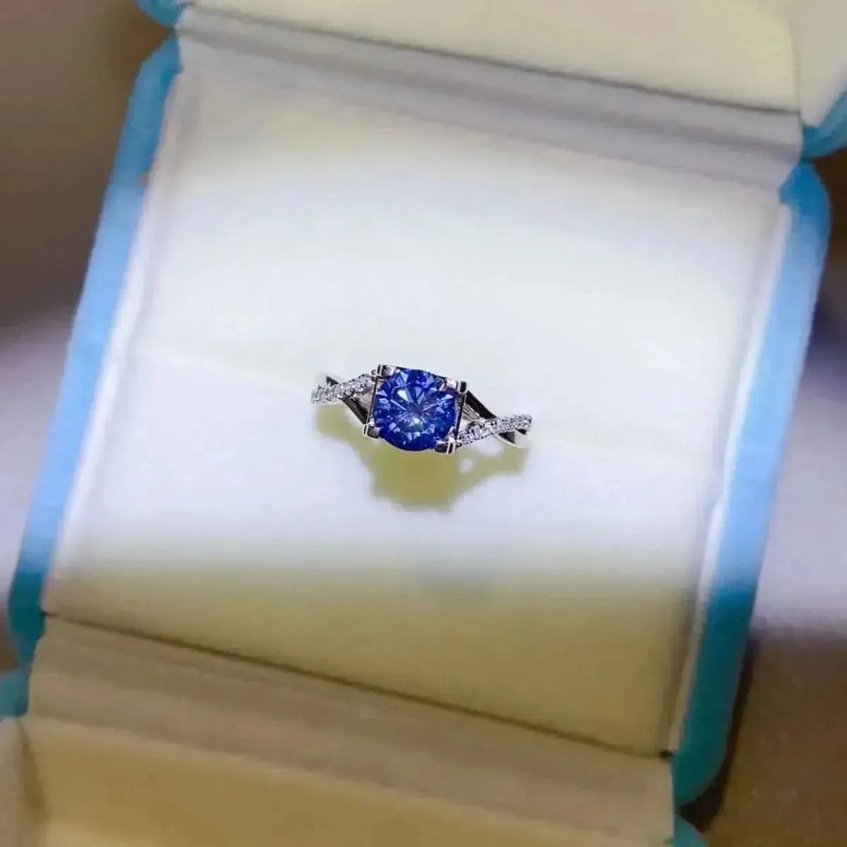 1 Carat Moissanite Crisscross 925 Sterling Silver Ring - Bad Moms Club