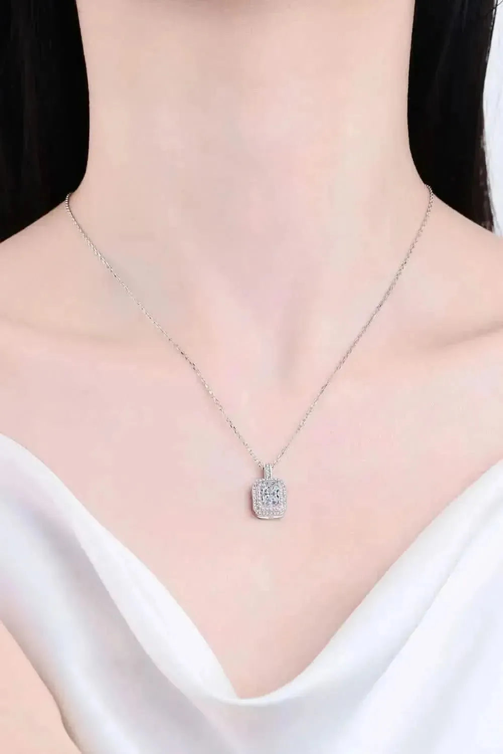 1 Carat Moissanite Geometric Pendant Chain Necklace - Bad Moms Club