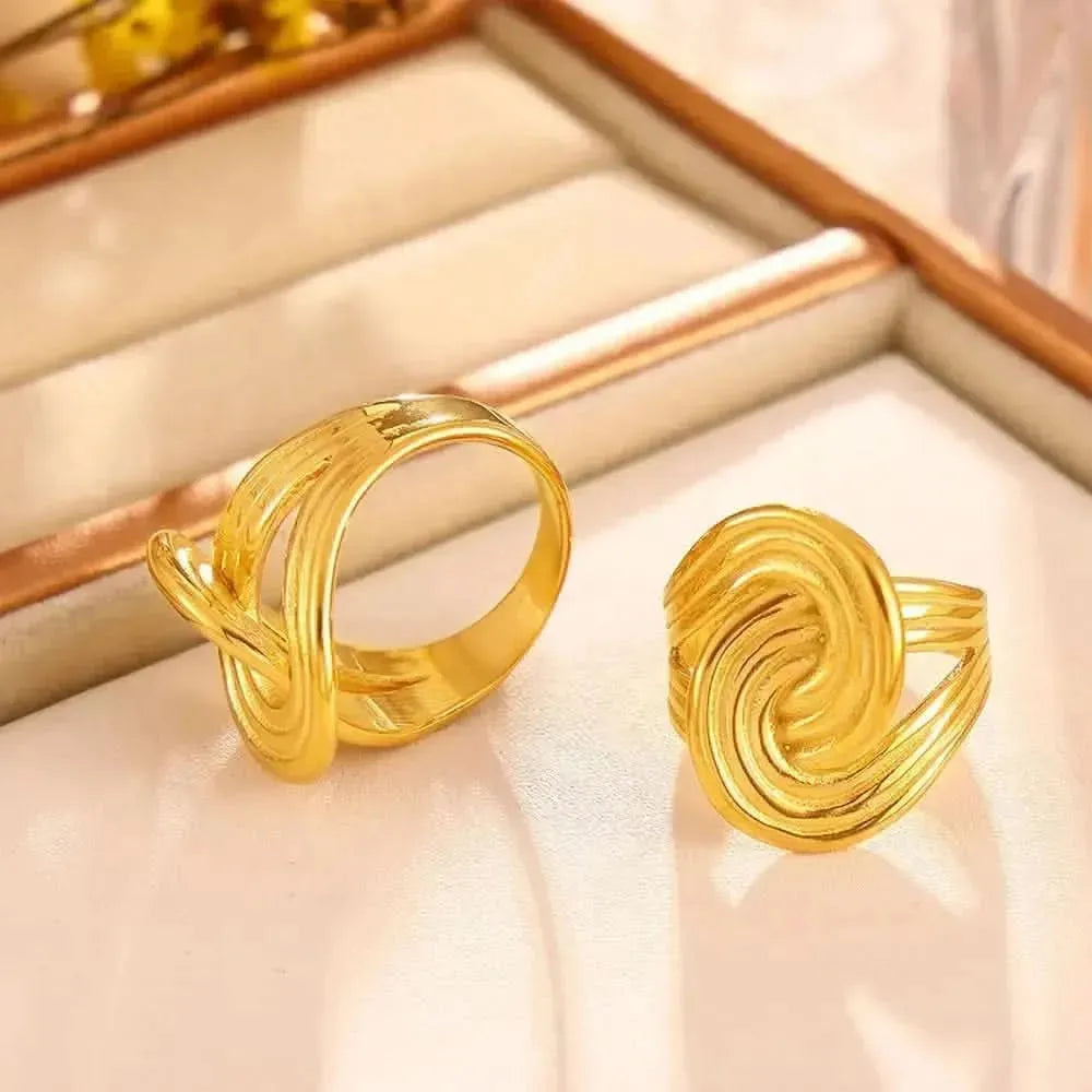 18K Gold-Plated Twisted Ring - Bad Moms Club