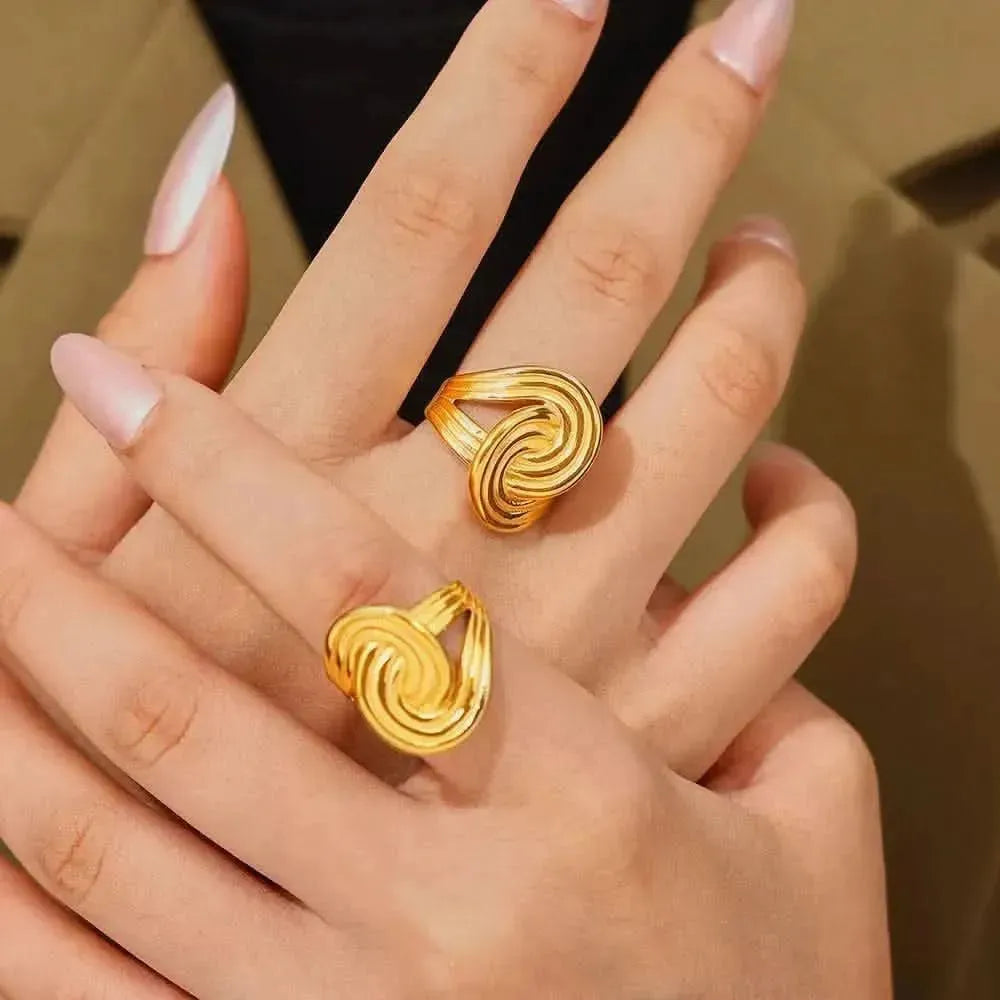 18K Gold-Plated Twisted Ring - Bad Moms Club