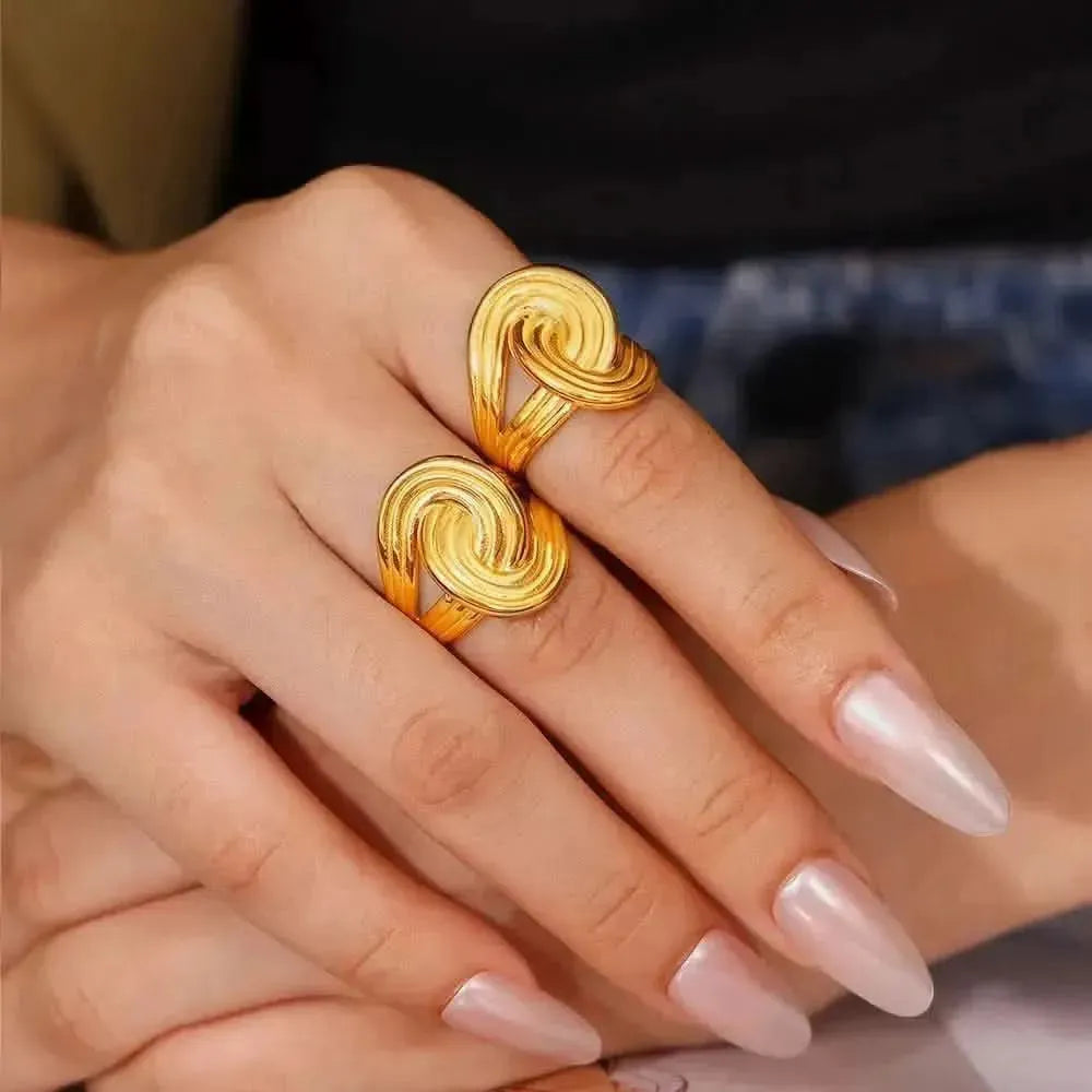 18K Gold-Plated Twisted Ring - Bad Moms Club