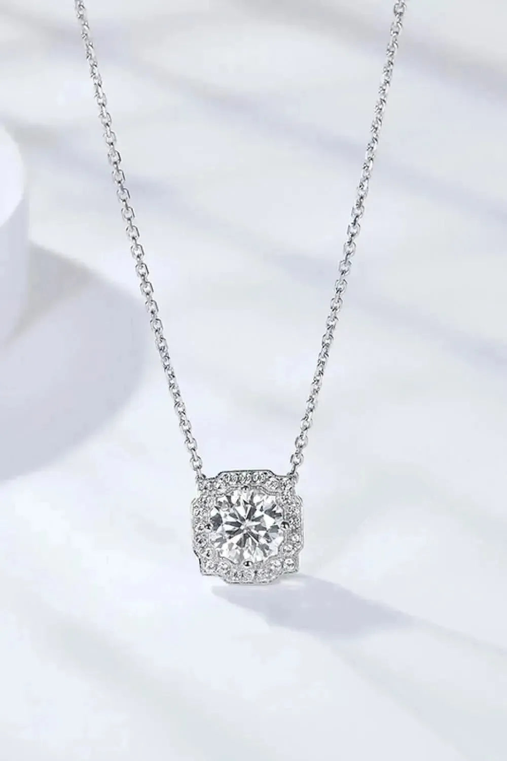 1 Carat Moissanite Flower Shape Pendant Chain Necklace - Bad Moms Club
