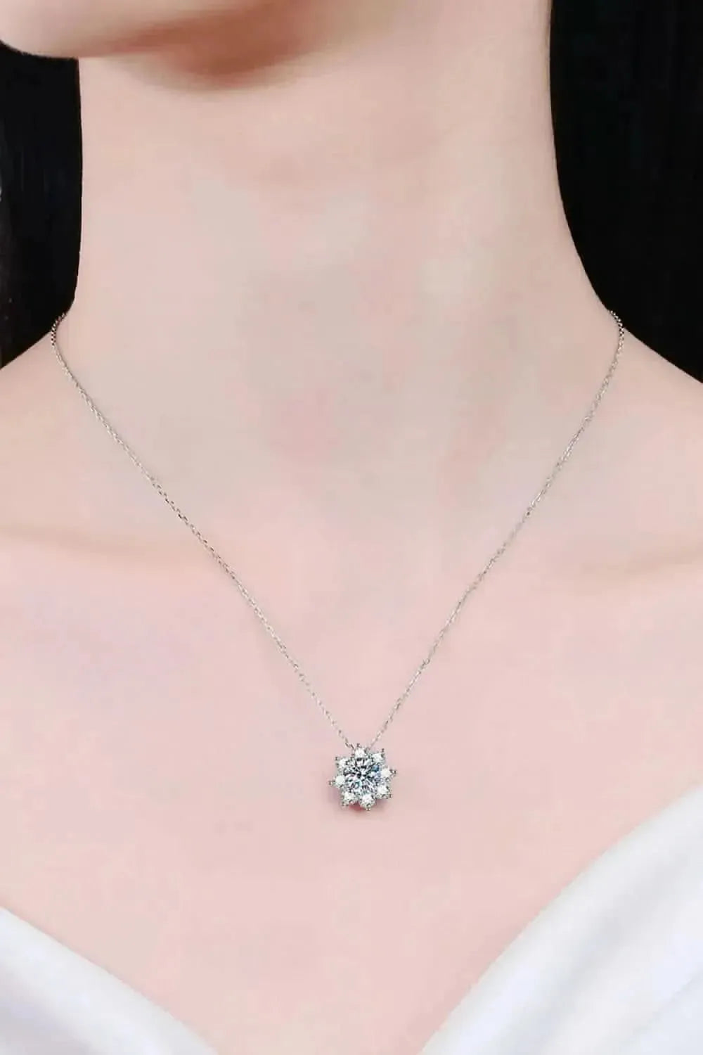 1 Carat Moissanite Floral-Shaped Pendant Necklace - Bad Moms Club