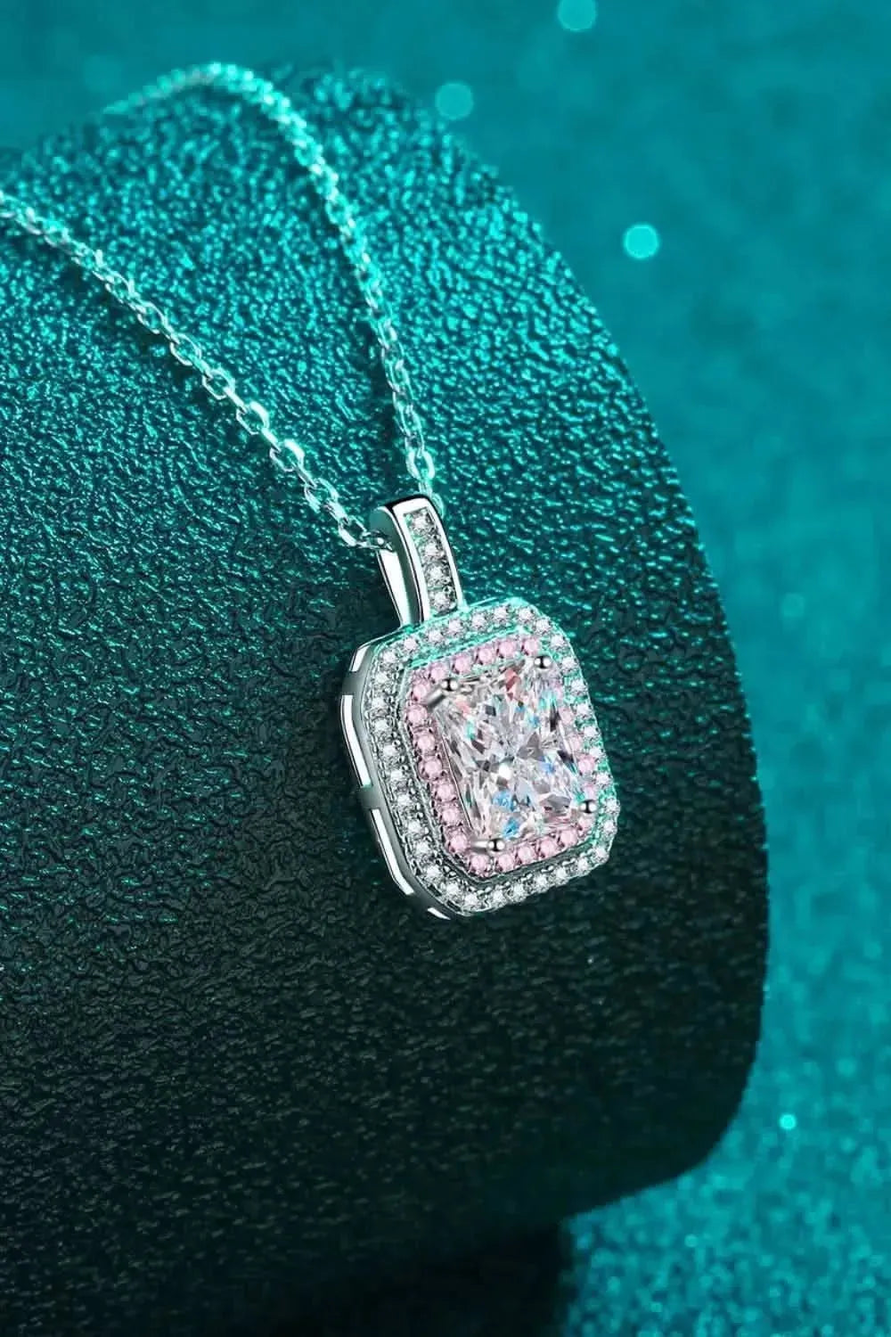 1 Carat Moissanite Geometric Pendant Chain Necklace - Bad Moms Club