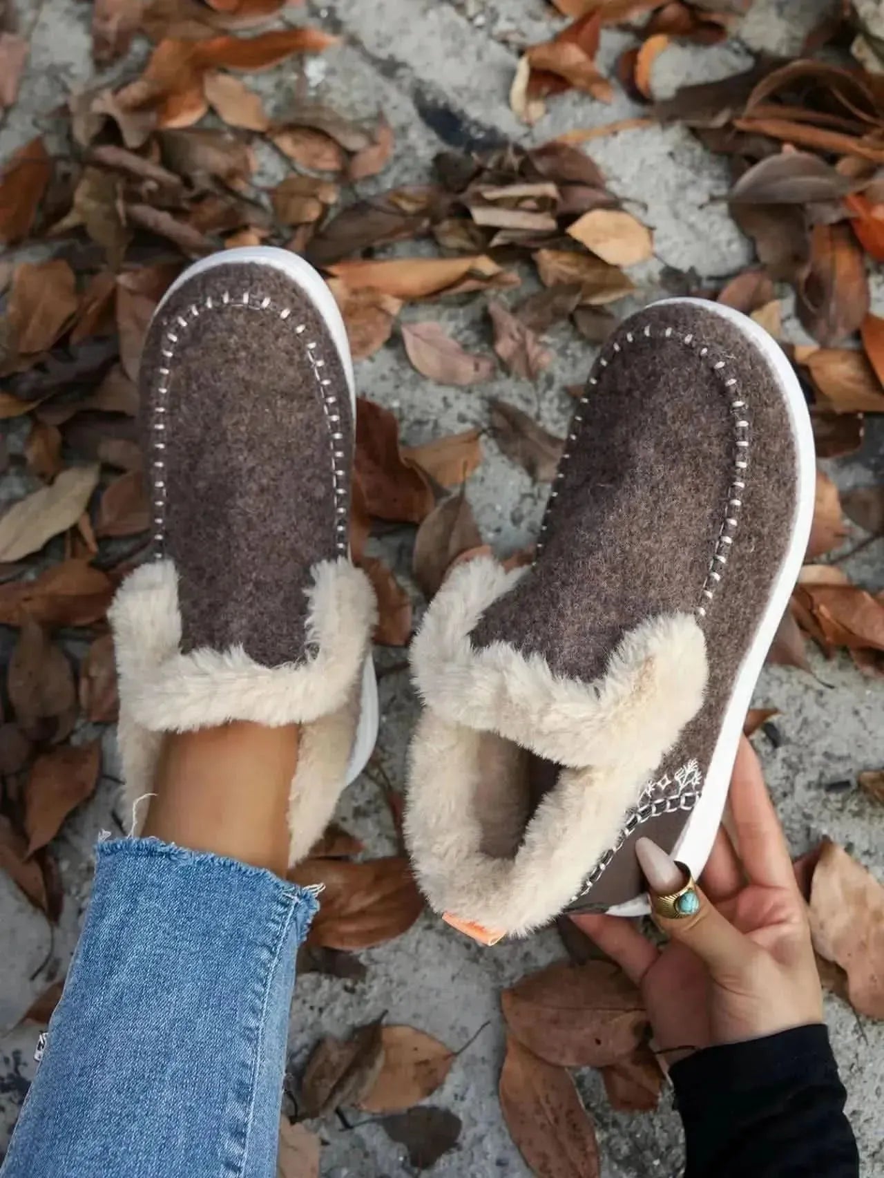 Furry Suede Round Toe Flat Sneakers - Bad Moms Club