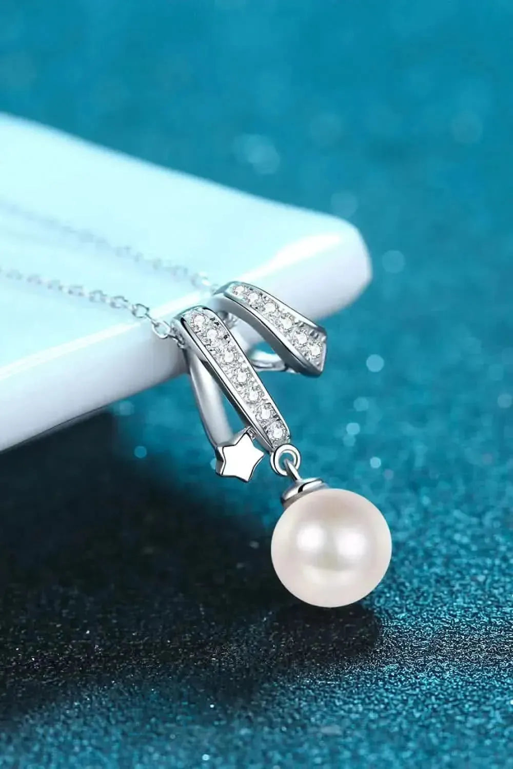 Give You A Chance Pearl Pendant Chain Necklace - Bad Moms Club