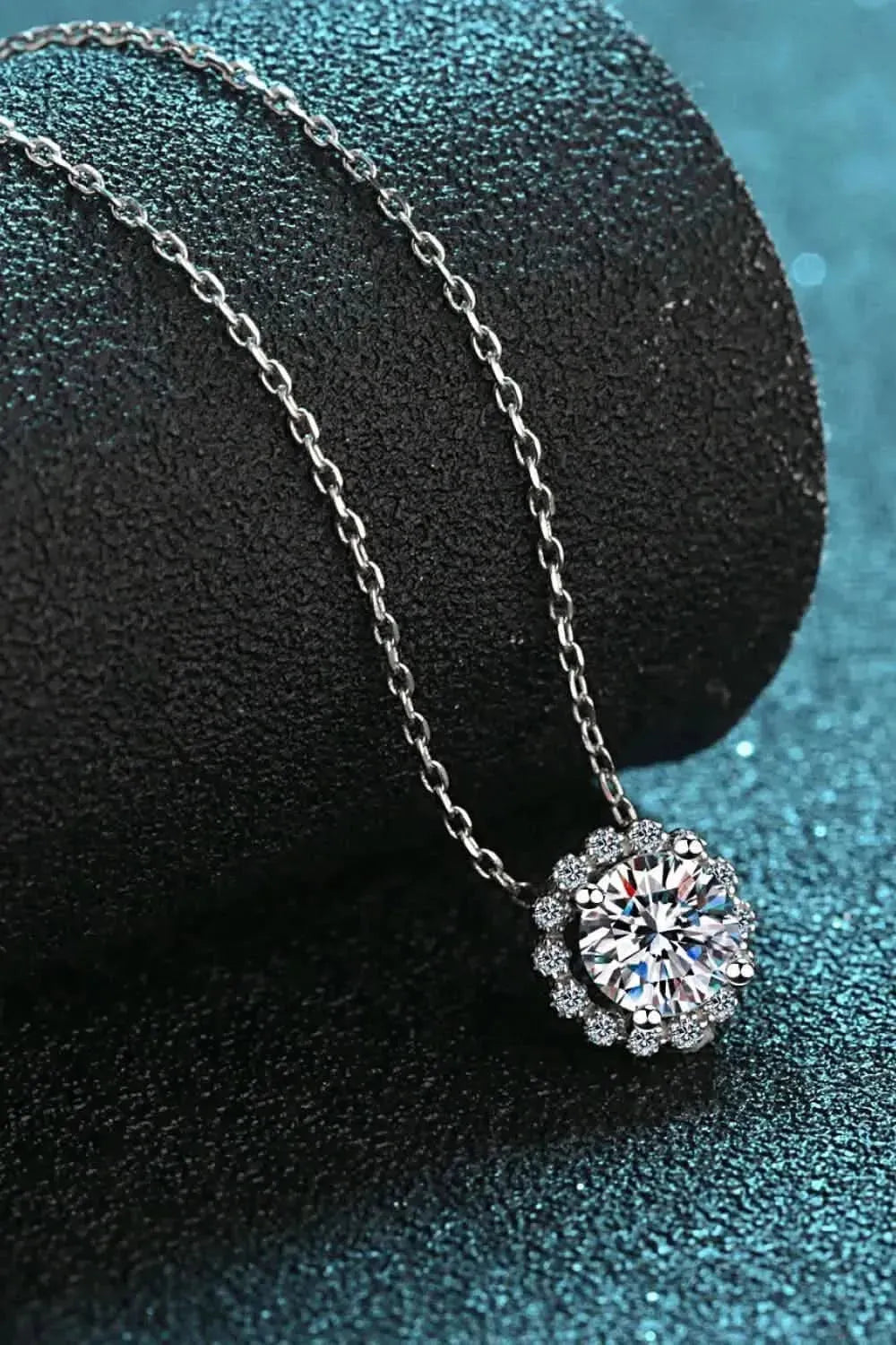Flower-Shaped Moissanite Pendant Necklace - Bad Moms Club