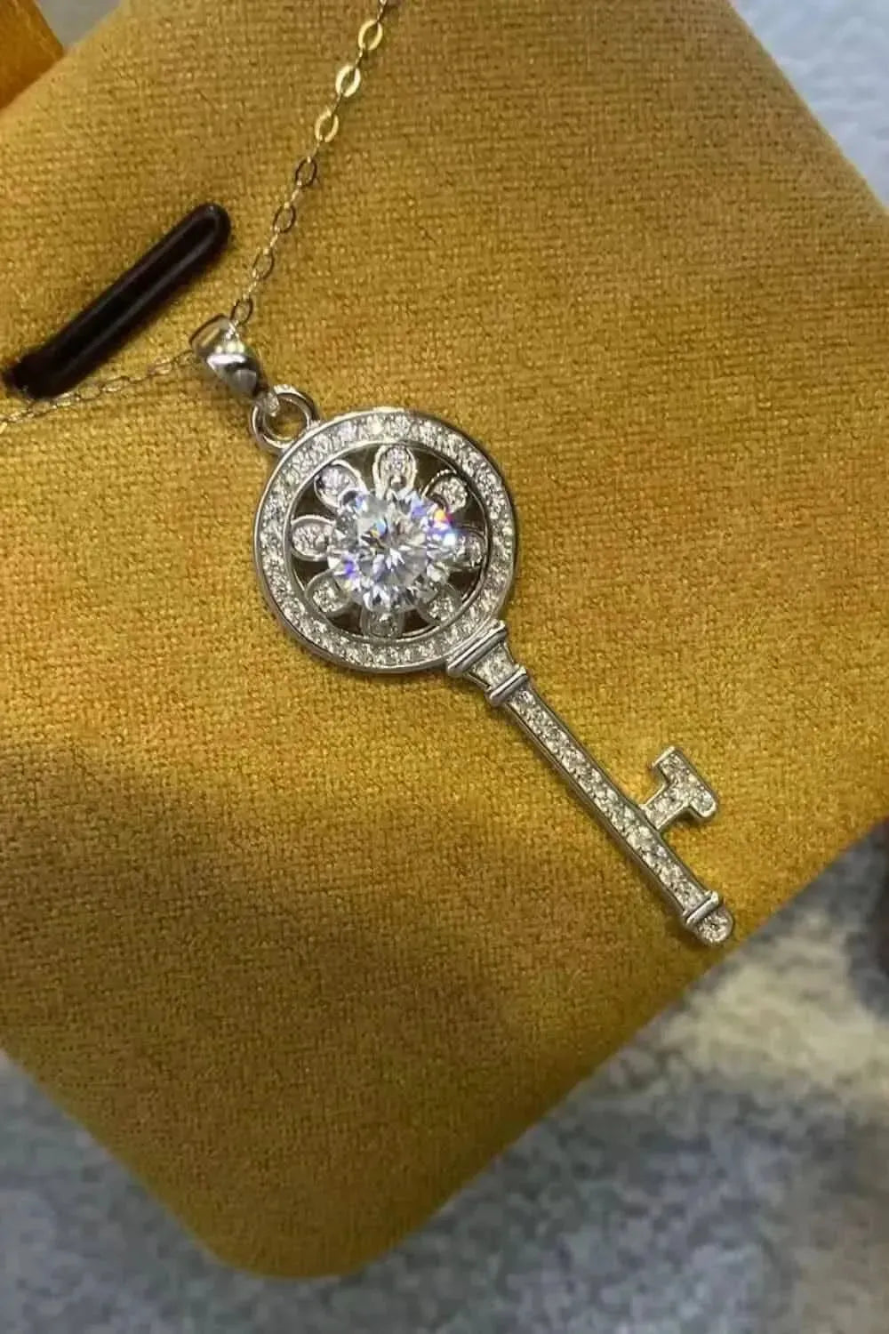 1 Carat Moissanite Platinum-Plated Key Pendant Necklace - Bad Moms Club