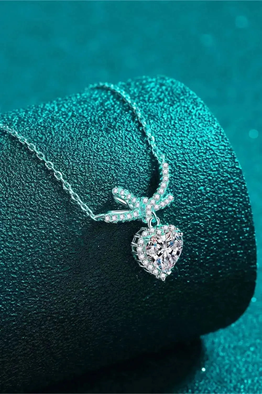 1 Carat Moissanite Heart Pendant Necklace - Bad Moms Club