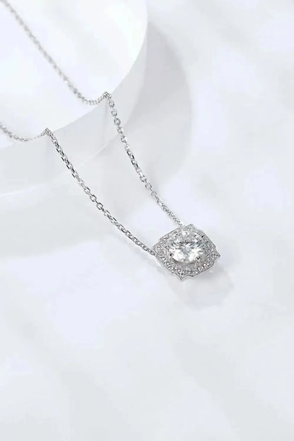 1 Carat Moissanite Flower Shape Pendant Chain Necklace - Bad Moms Club